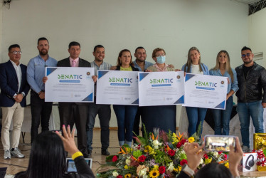 454 estudiantes, de cuatro instituciones, recibieron los títulos que respaldan los cursos cortos que realizaron gracias a la articulación de la Secretaría de Educación de Caldas con Senatic.