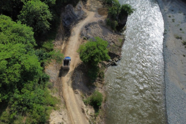 5 ciudadanos evalúan al alcalde de Aguadas (Caldas), Fabio Gómez, tras su primer año al mando. La conectividad vial traza el camino: hay 3 años para mejorarla. La vía Arma (corregimiento aguadeño) - La Pintada es el mayor reto porque el río la tiene al borde de la extinción: hay pérdida de banca. La Gobernación planea una nueva ruta y adelanta pavimentaciones.