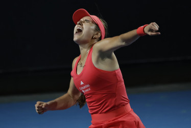 Camila Osorio celebra su victoria ante María Sakkari en el Abierto de Australia.