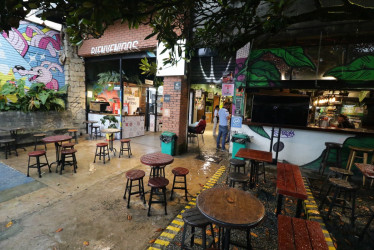 Magnolio se queda sin menú: de 15 locales que tenía Magnolio Mercado Gastronómico, solo había 7 en funcionamiento. El recinto cerró sus puertas ayer en Manizales. Leas las palabras con las que trabajadores y clientes lo despiden. 