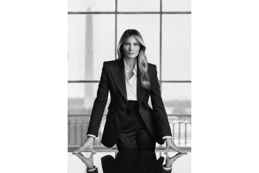 Retrato oficial de la primera dama de Estados Unidos, Melania Trump.