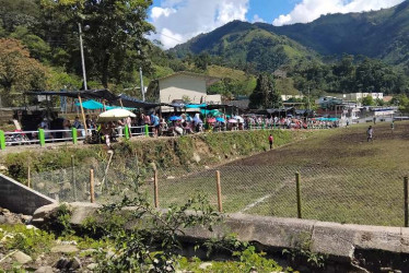 Cancha de fútbol del corregimiento de Puerto Venus, municipio de Nariño (Antioquia).