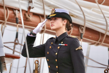 La Princesa de Asturias, Leonor, se embarcó este sábado en el buque escuela de la Armada española Juan Sebastián de Elcano para iniciar la travesía del 97 crucero de instrucción.