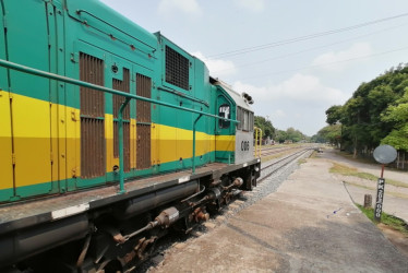 El gobernador de Caldas, Henry Gutiérrez Ángel, se mostró preocupado por el cuarto aplazamiento del proceso para mejorar el ferrocarril de La Dorada y Chiriguaná. La ruta férrea está en uso, pero tiene potencial sin explotar.