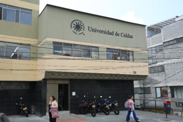 El edificio de la sede del LANS Femenino llama la atención porque su parte de adelante da con la avenida Santander y la de atrás, con la Paralela