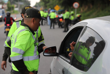 la Policía  incautó 1235 dosis de bazuco, varios gramos de marihuana y 9 armas cortopunzantes.