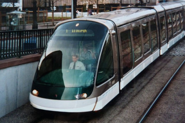 Uno de los trenes del tranvía de Estrasburgo dio marcha atrás por motivos aún sin esclarecer.