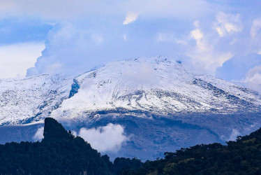 el volcán Nevado del Ruiz ha sido el más activo de Colombia por más de diez años.