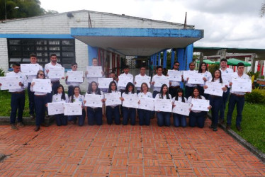 Foto/Julián García/LA PATRIA  La Agencia Usaid capacitó en conservación ambiental a jóvenes del Eje Cafetero, quienes recibieron clases en la Fundación Manuel Mejía de Chinchiná. En el 2022 graduaron la primera cohorte de 25 Jóvenes para la Conservación de Colombia.