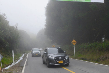 La medida de pico y placa ambiental se inicia desde el sector de La Esperanza (Manizales) hasta Murillo (Tolima), por la vía que bordea el volcán Nevado del Ruiz. 