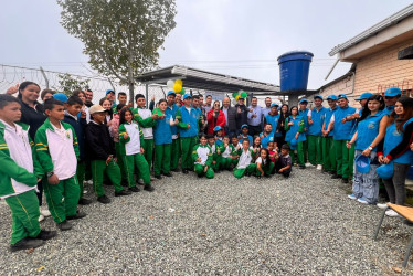 La Institución Educativa Encimadas, de Aguadas, recibió una planta de tratamiento de agua.