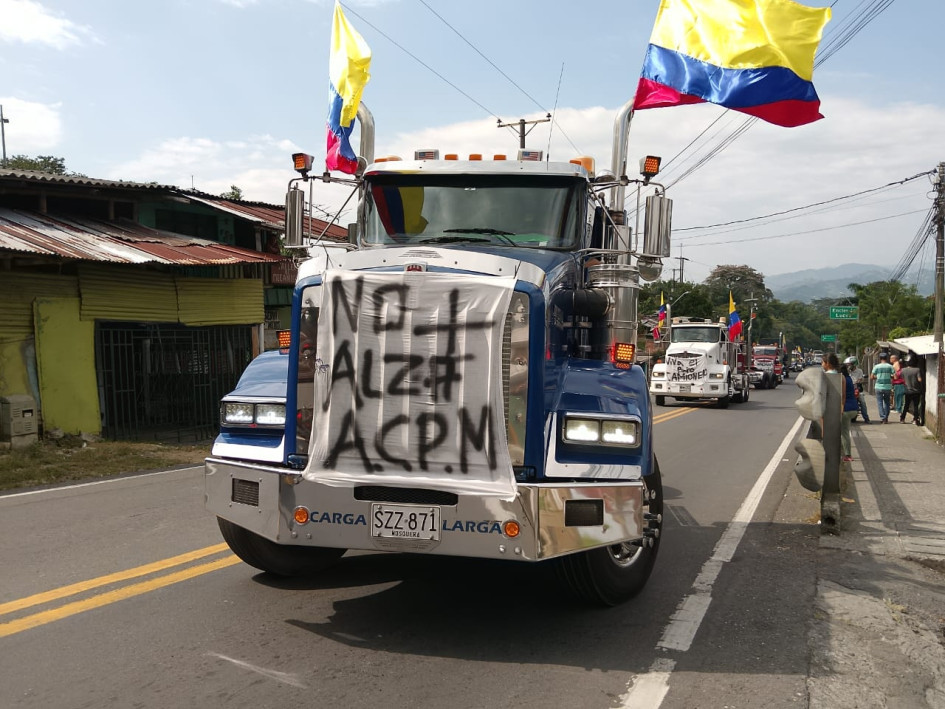 Paro camionero llega a su fin en Colombia Gobierno y transportadores