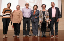 Ivón Mendoza, Beatriz Elena Molina, Luis Fernando Castrillón, Carmenza Molina, Adriana Villegas Botero y Alfonso Molina.