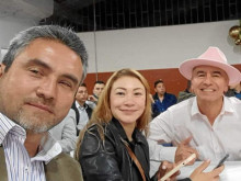 Jesús Edgar Ortiz García, exalumno y docente; Laura Catherine Castro Gutiérrez, abogada; y Juan Carlos Unda Rocha, egresado del Inem y periodista.