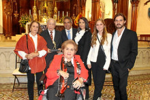 Cecilia Restrepo de Botero, Elvira Escobar de Restrepo, Néstor Buitrago, Jorge Hernán Botero Restrepo, Claudia Villegas, Isabel Restrepo y Juan José Restrepo.