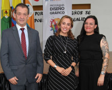Hernán Robledo Giraldo, director Universidad Luis Amigo; Verónica Morales García, docente, y Angy Tatiana Flórez Ospina.