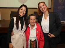 Ivonne Mendoza Niño, gerente del Centro Cultural Banco de la República; Dorian Hoyos Parra y Beatriz Mejía.