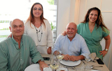 Jorge Estrada, José Fernando Gómez, Lina María Cuartas y Andrea Marulanda, en Vino y Pimienta.