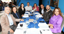 Rubiel Trujillo, Cecilia Ángel, Juliana Cardona, Fabio Cardona, Olga Trujillo, Campo Elías Castillo, Santiago Castillo y Diana Lucía Trujillo, en el restaurante Las Redes.