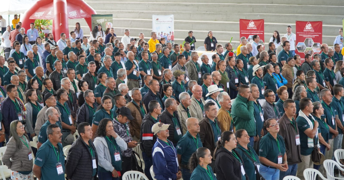 Federación Nacional De Cafeteros Gerente Habló Con 450 Productores En Anserma Caldas 